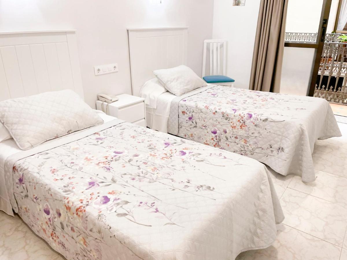 Hostal Ramos Barcelona Luaran gambar