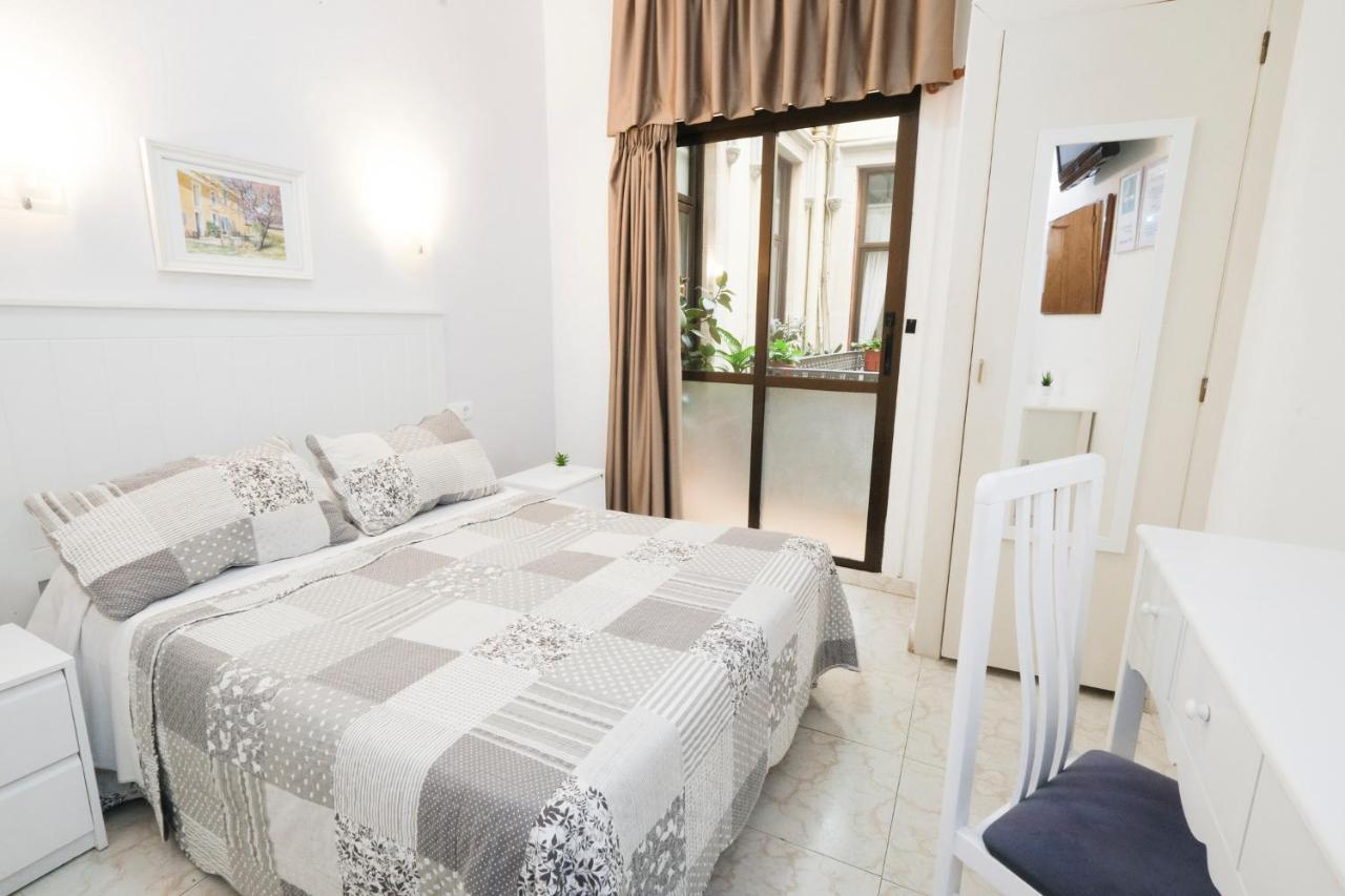 Hostal Ramos Barcelona Luaran gambar