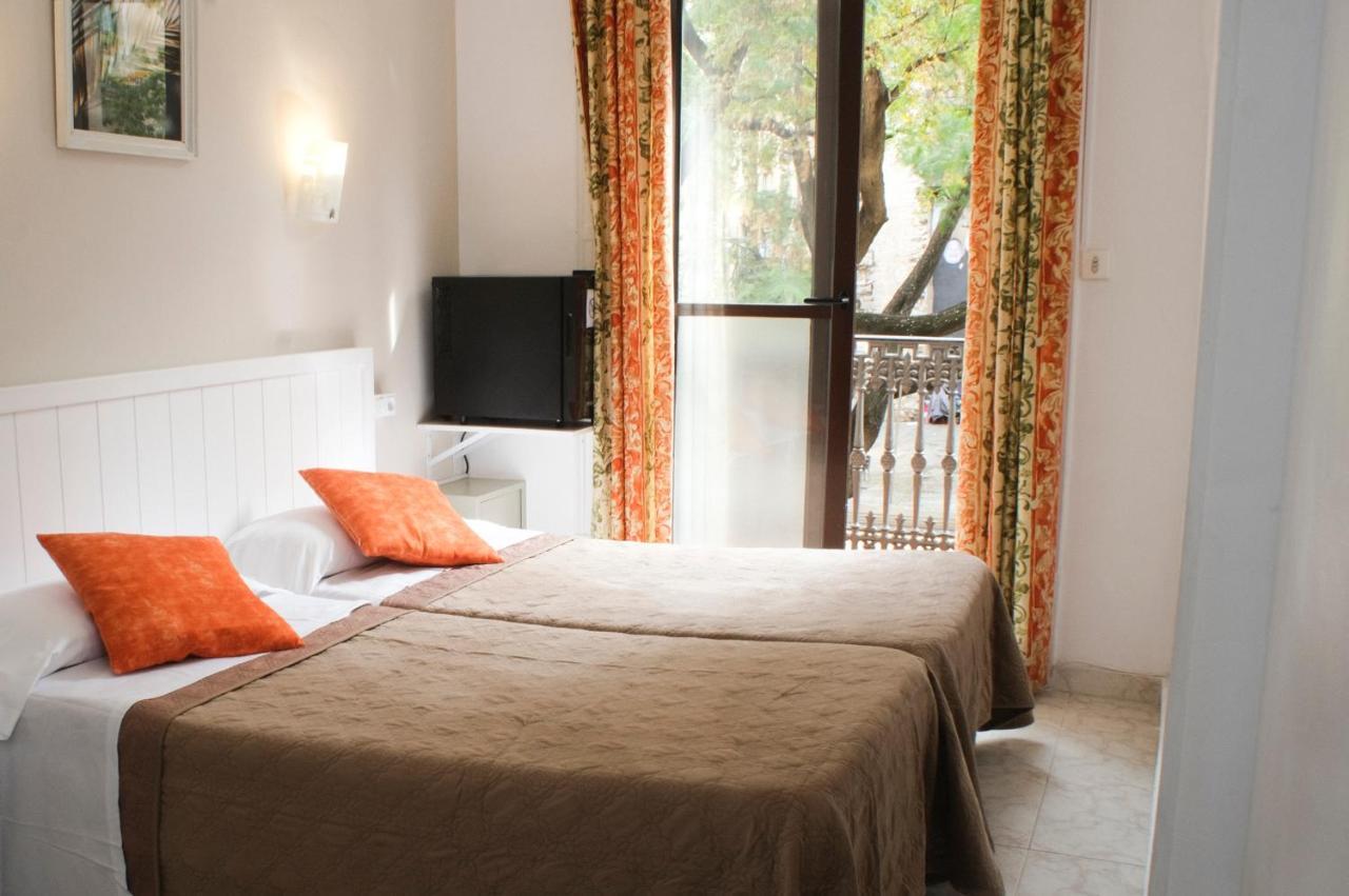 Hostal Ramos Barcelona Luaran gambar