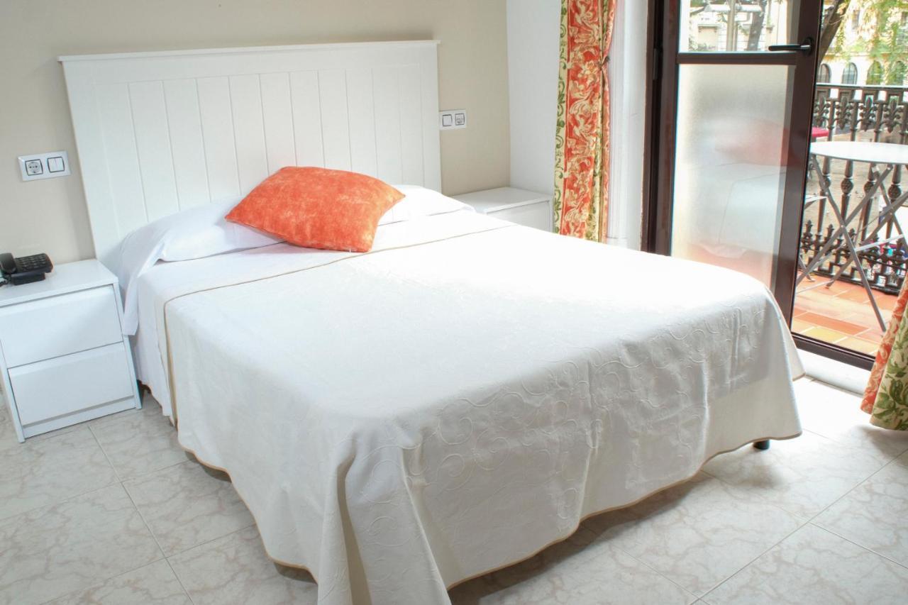 Hostal Ramos Barcelona Luaran gambar