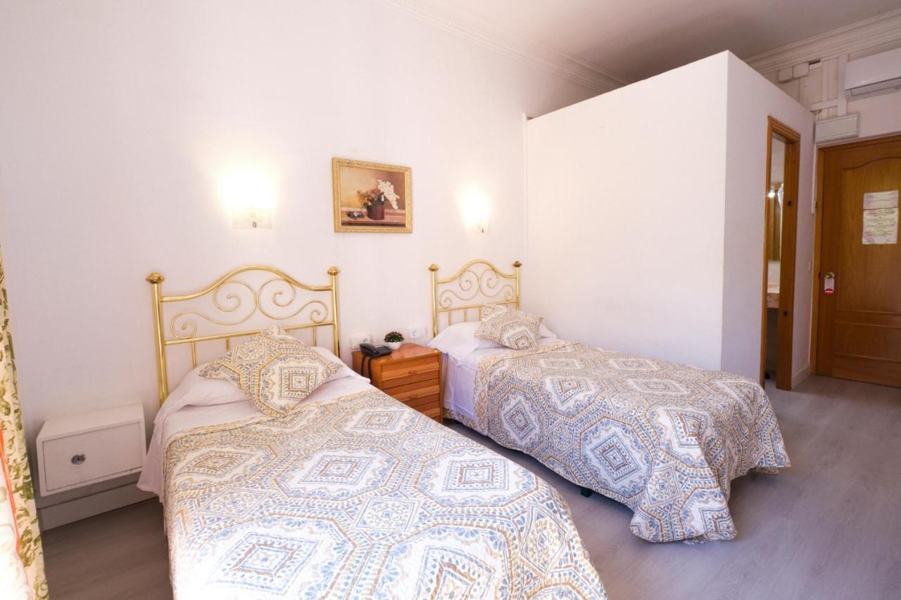 Hostal Ramos Barcelona Luaran gambar