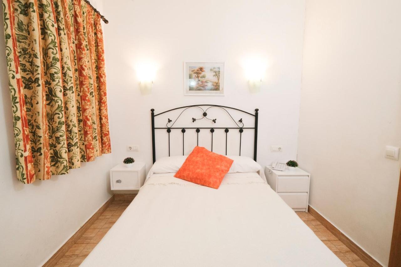 Hostal Ramos Barcelona Luaran gambar