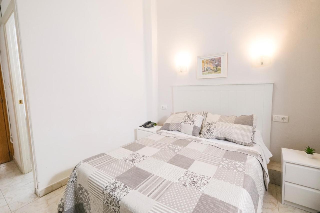 Hostal Ramos Barcelona Luaran gambar
