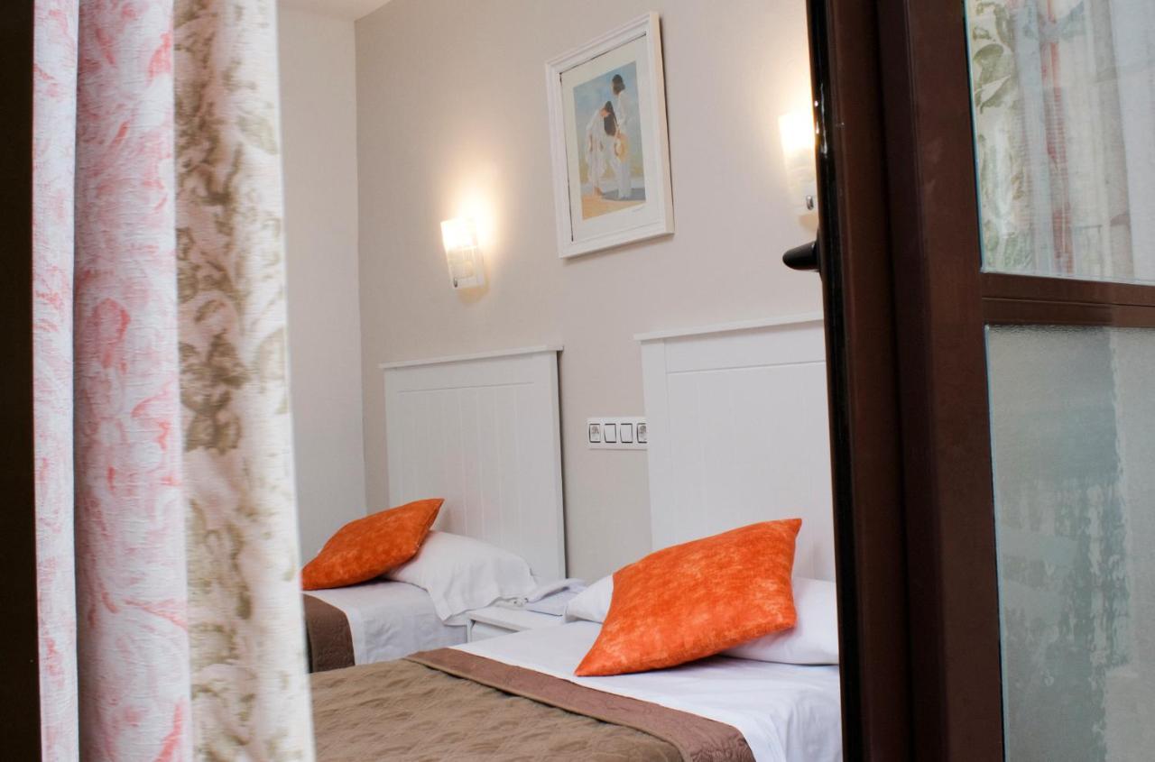 Hostal Ramos Barcelona Luaran gambar