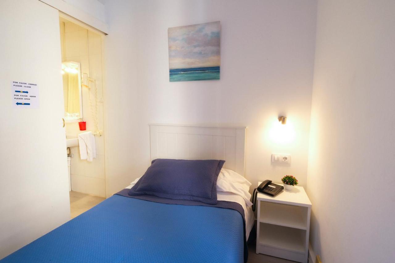 Hostal Ramos Barcelona Luaran gambar