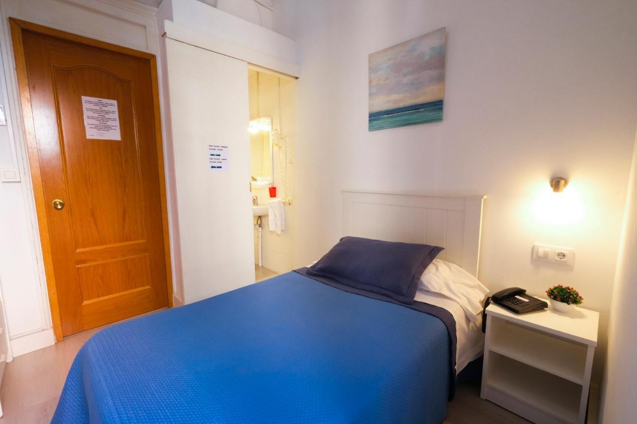 Hostal Ramos Barcelona Luaran gambar