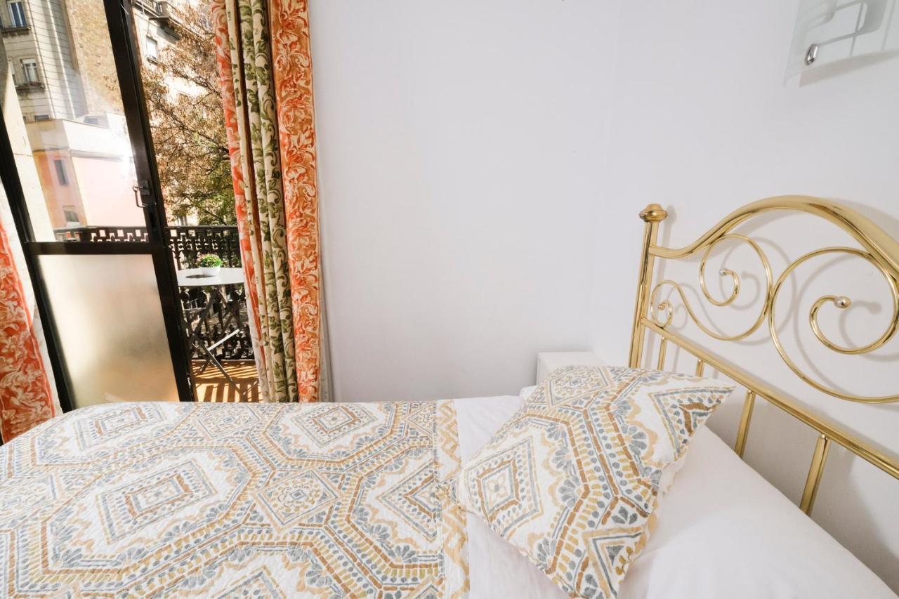 Hostal Ramos Barcelona Luaran gambar