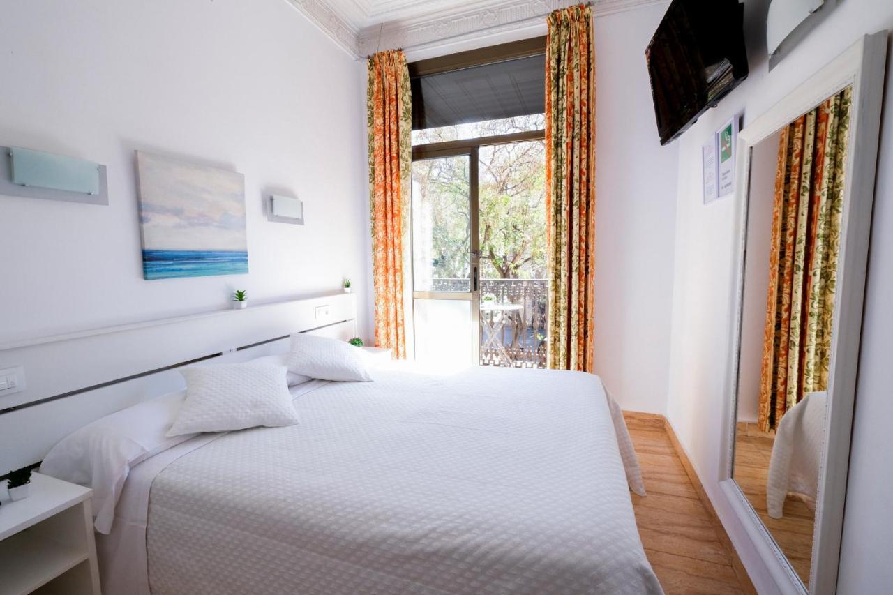 Hostal Ramos Barcelona Luaran gambar
