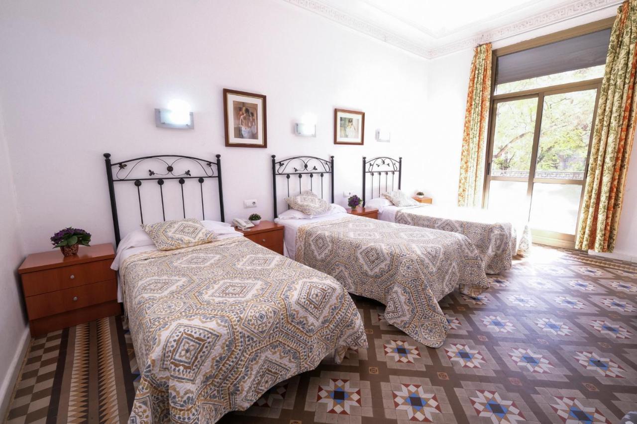 Hostal Ramos Barcelona Luaran gambar