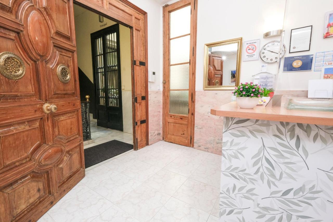 Hostal Ramos Barcelona Luaran gambar