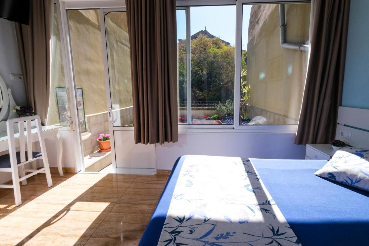 Hostal Ramos Barcelona Luaran gambar