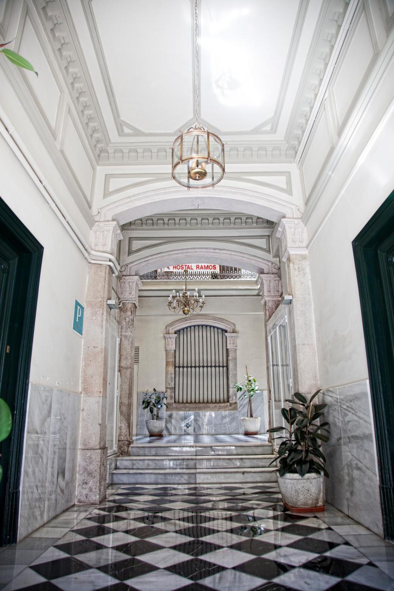 Hostal Ramos Barcelona Luaran gambar