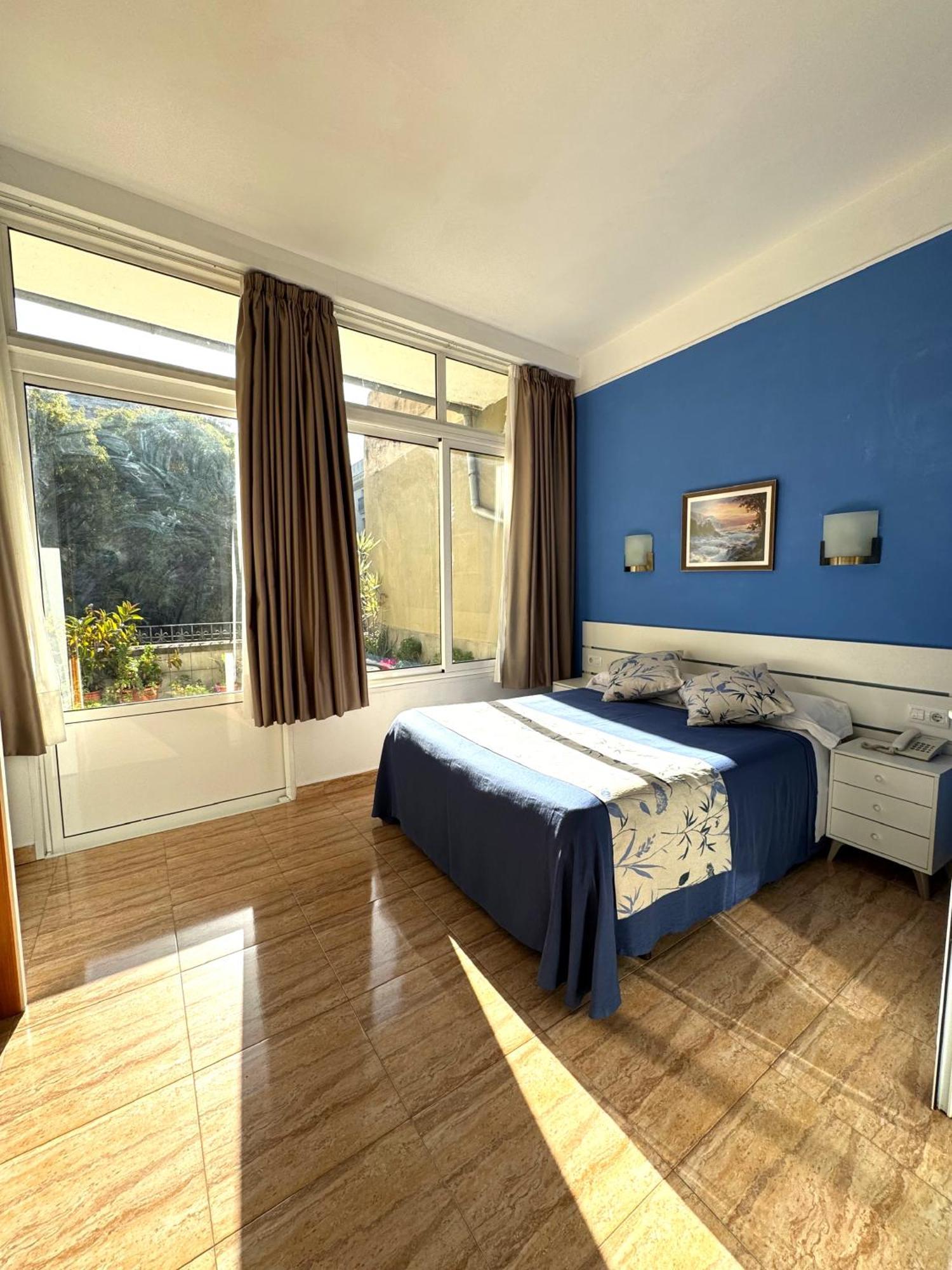 Hostal Ramos Barcelona Luaran gambar