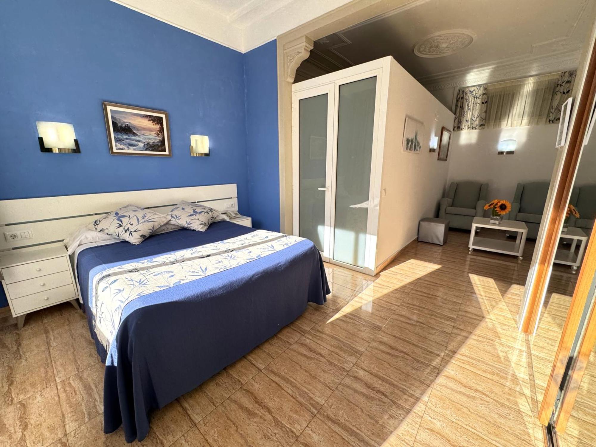 Hostal Ramos Barcelona Luaran gambar